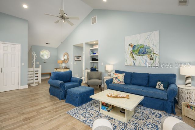 70 Shipyard Dr Apt 125, Hilton Head Island, SC 29928