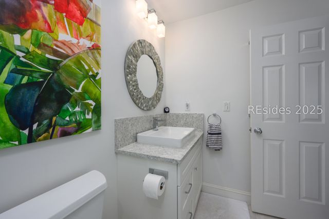 70 Shipyard Dr Apt 125, Hilton Head Island, SC 29928