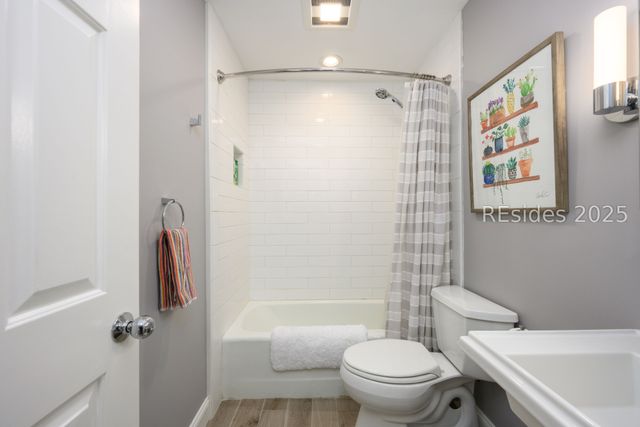 70 Shipyard Dr Apt 125, Hilton Head Island, SC 29928