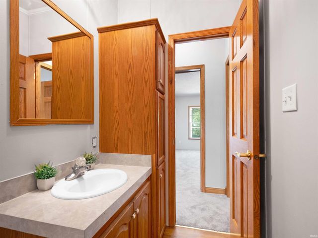 271 EMS T13 Lane, Leesburg, IN 46538