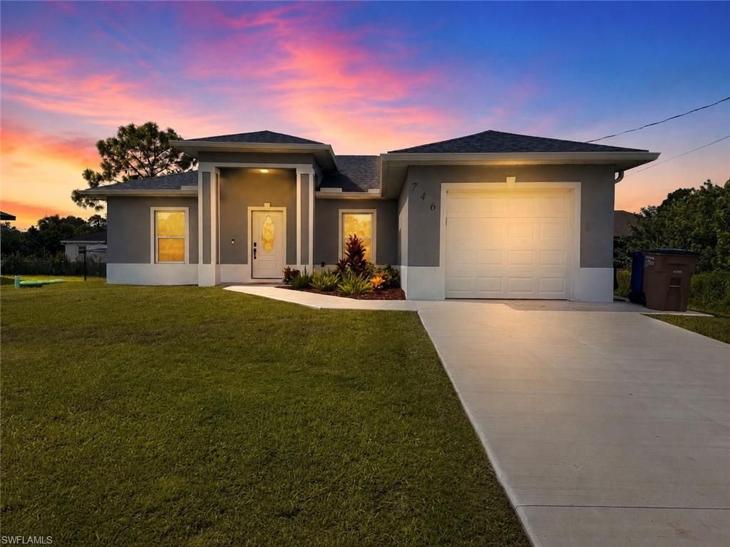 746 Chestnut ST E, LEHIGH ACRES, FL 33974 — photo 2