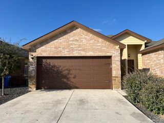1146 Burek Cross, Seguin, TX 78155
