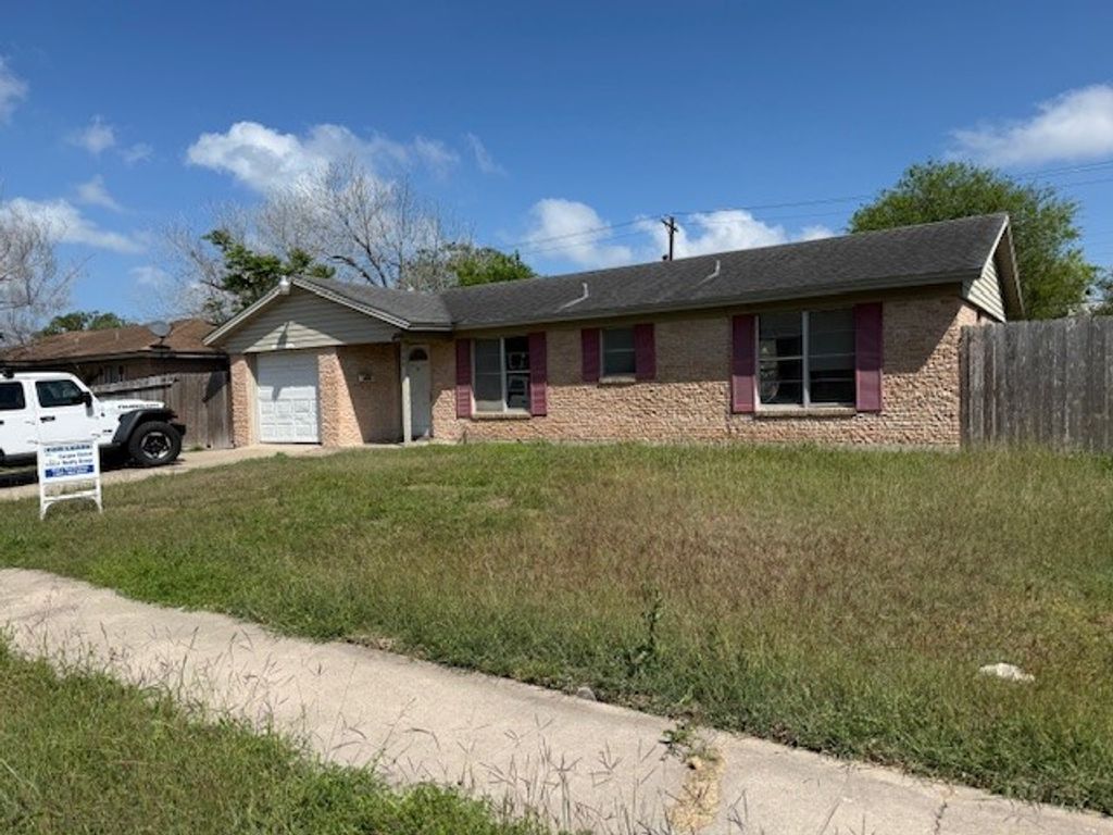 934 Salem Dr, Corpus Christi, TX 78412