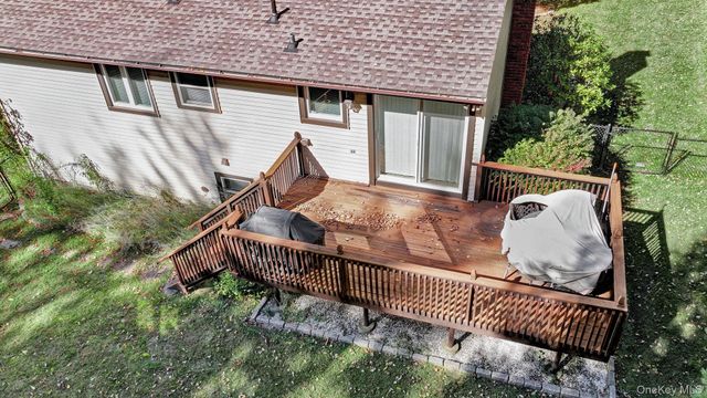 135 Barrett Hill Road, Carmel, NY 10512