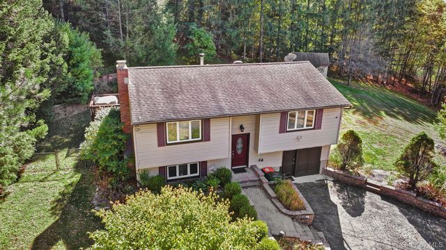 135 Barrett Hill Road, Carmel, NY 10512