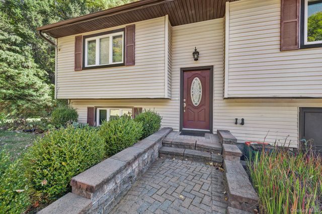 135 Barrett Hill Road, Carmel, NY 10512