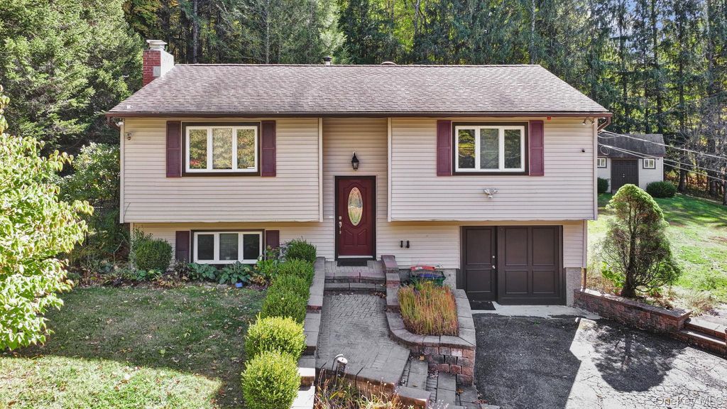 135 Barrett Hill Road, Carmel, NY 10512