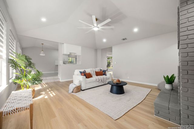 15743 Dawn Crest, San Antonio, TX 78248