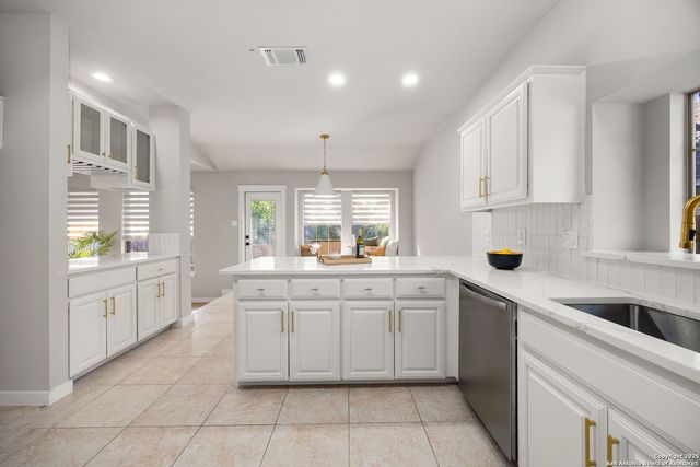 15743 Dawn Crest, San Antonio, TX 78248