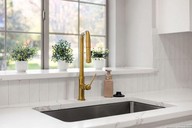 15743 Dawn Crest, San Antonio, TX 78248