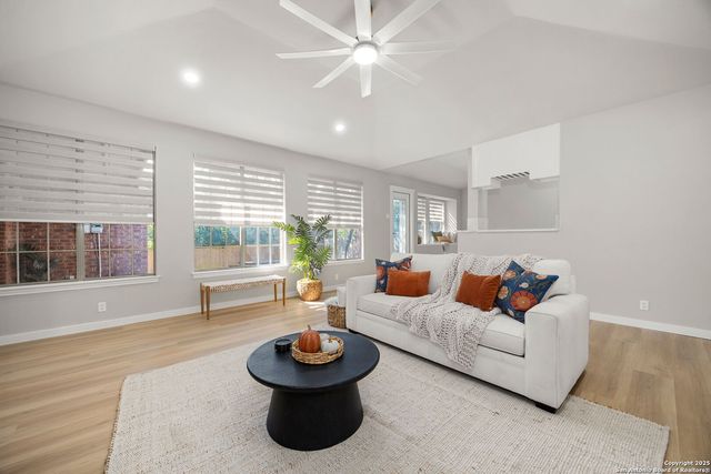 15743 Dawn Crest, San Antonio, TX 78248