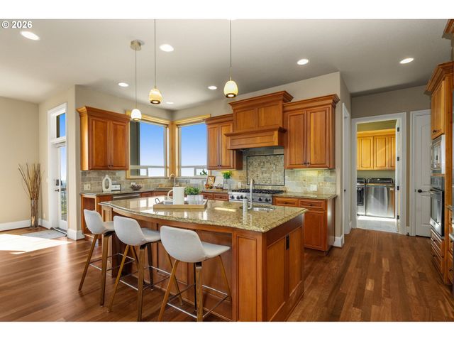 9930 Nw UPTON Ct, Portland, OR 97229