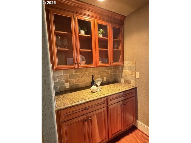9930 Nw UPTON Ct, Portland, OR 97229