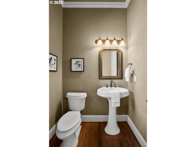 9930 Nw UPTON Ct, Portland, OR 97229