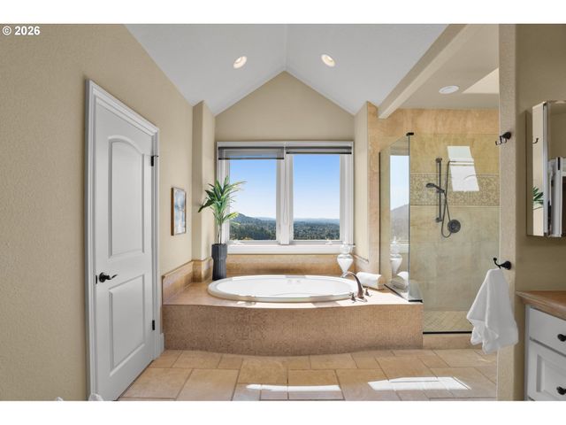 9930 Nw UPTON Ct, Portland, OR 97229