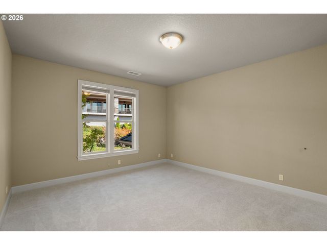 9930 Nw UPTON Ct, Portland, OR 97229