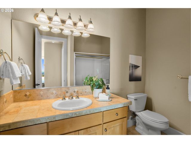 9930 Nw UPTON Ct, Portland, OR 97229