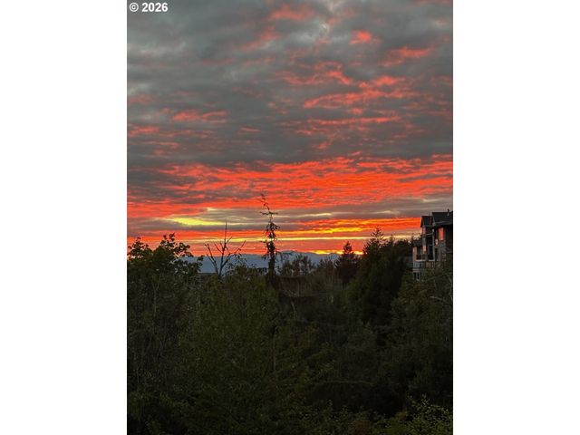 9930 Nw UPTON Ct, Portland, OR 97229