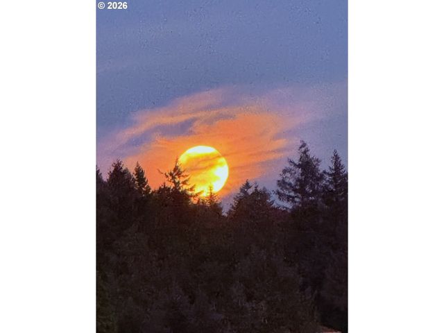9930 Nw UPTON Ct, Portland, OR 97229