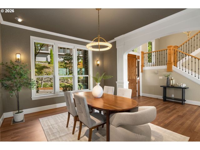 9930 Nw UPTON Ct, Portland, OR 97229