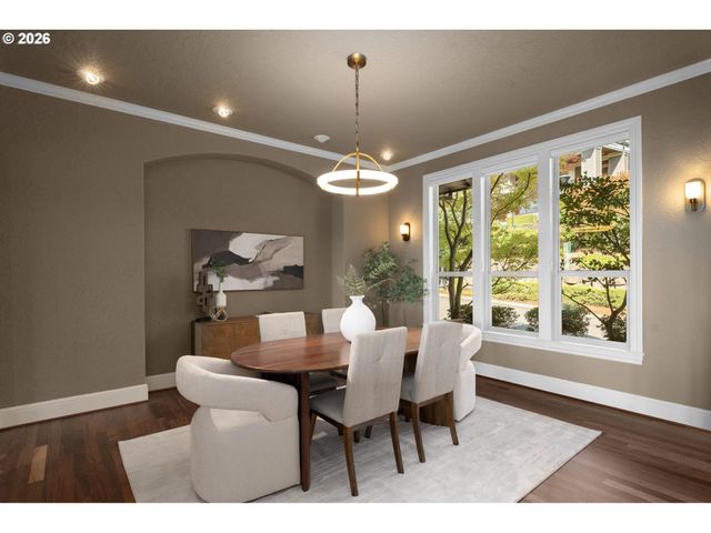 9930 Nw UPTON Ct, Portland, OR 97229