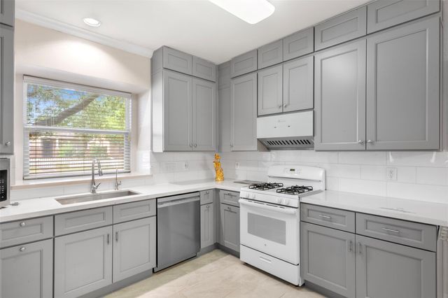 7138 Sun Village Drive, Houston, TX 77083