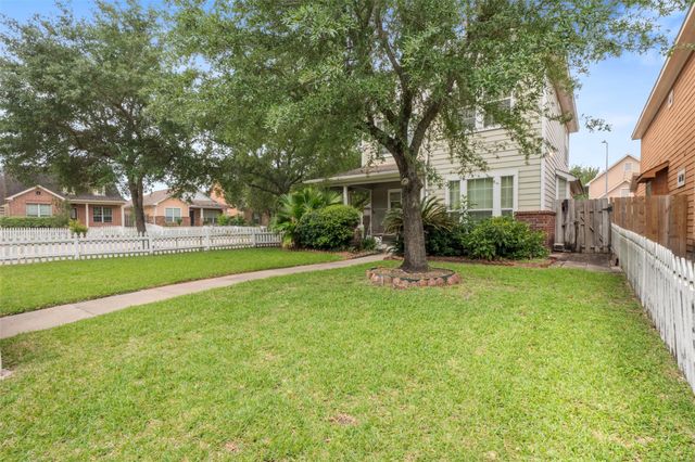 7138 Sun Village Drive, Houston, TX 77083