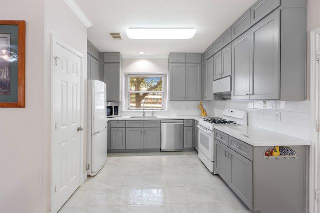 7138 Sun Village Drive, Houston, TX 77083