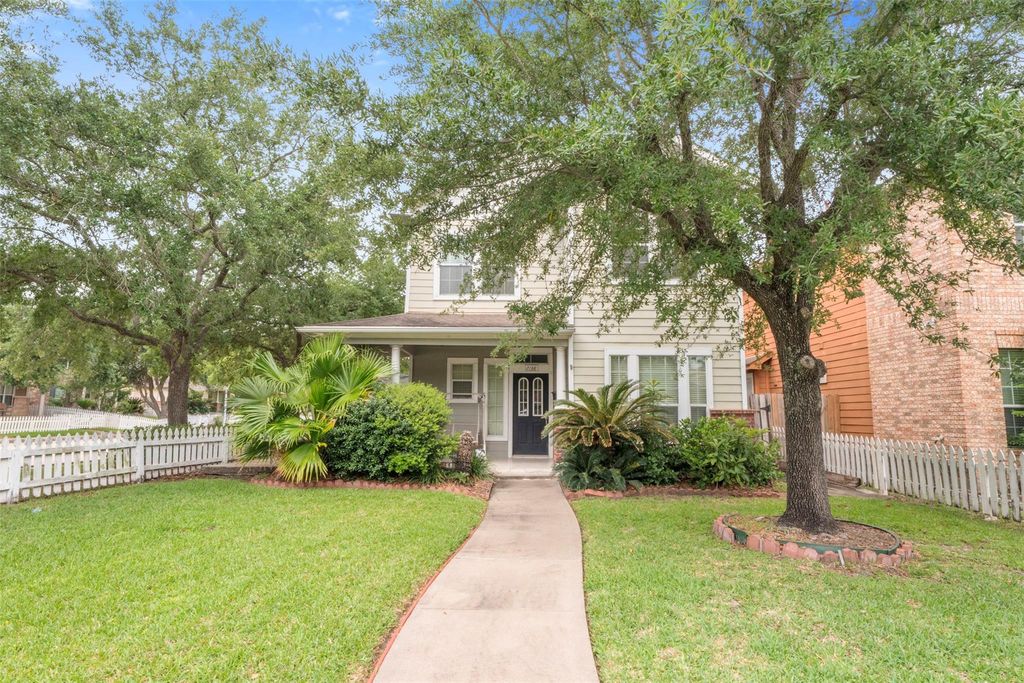 7138 Sun Village Drive, Houston, TX 77083