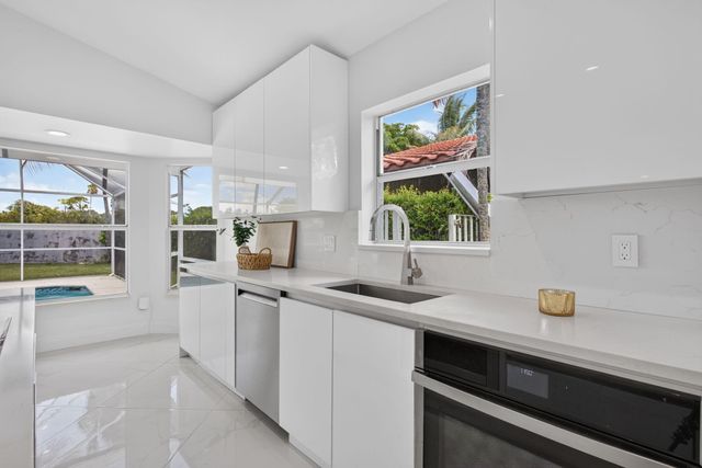 249 NW 48th Avenue, Deerfield Beach, FL 33442