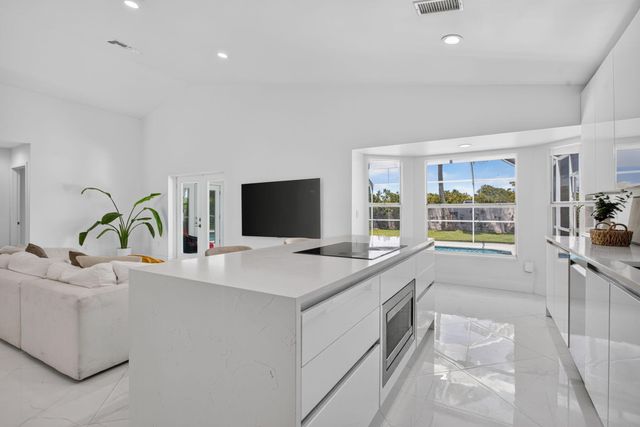 249 NW 48th Avenue, Deerfield Beach, FL 33442