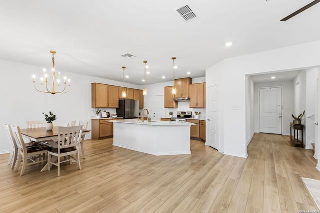 106 E Low Cascade Dr, Boerne, TX 78006