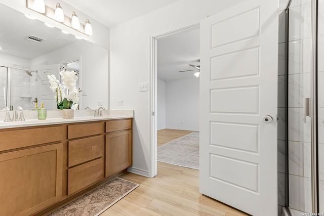 106 E Low Cascade Dr, Boerne, TX 78006