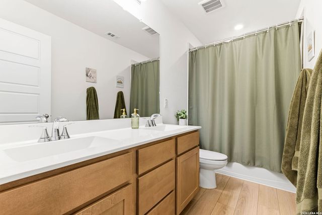 106 E Low Cascade Dr, Boerne, TX 78006