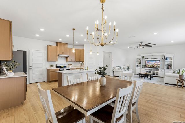 106 E Low Cascade Dr, Boerne, TX 78006