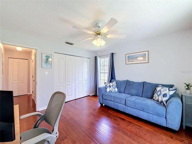 1050 FAHNSTOCK STREET, Eustis, FL 32726