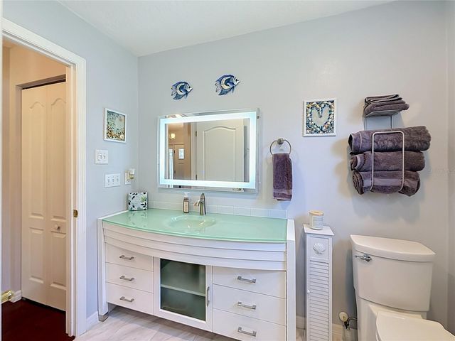1050 FAHNSTOCK STREET, Eustis, FL 32726