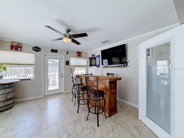 1050 FAHNSTOCK STREET, Eustis, FL 32726