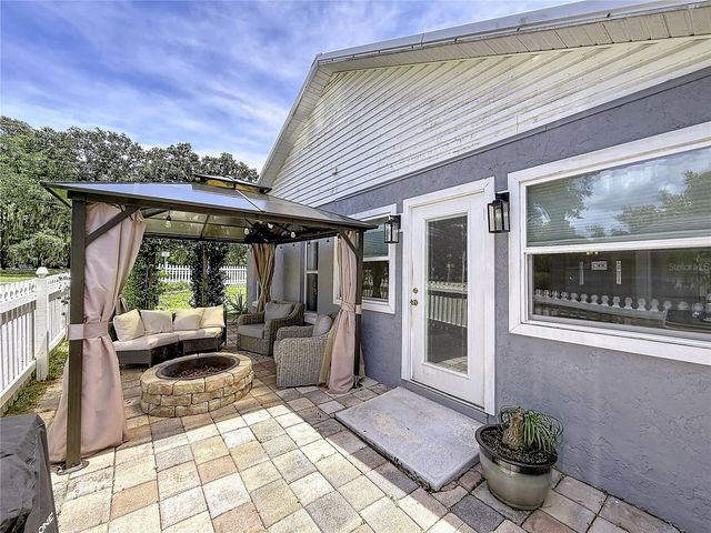 1050 FAHNSTOCK STREET, Eustis, FL 32726