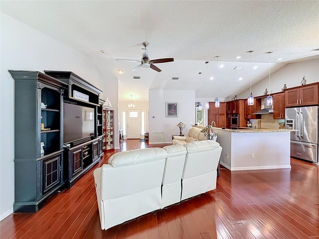 1050 FAHNSTOCK STREET, Eustis, FL 32726