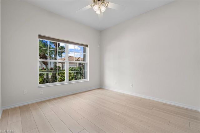 96 Glen Eagle CIR, Naples, FL 34104