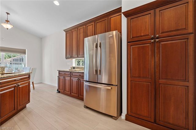 96 Glen Eagle CIR, Naples, FL 34104