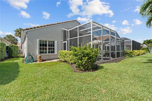 96 Glen Eagle CIR, Naples, FL 34104