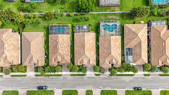 96 Glen Eagle CIR, Naples, FL 34104