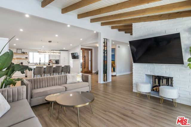 4821 Heaven Avenue, Los Angeles, CA 91364