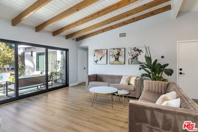 4821 Heaven Avenue, Los Angeles, CA 91364