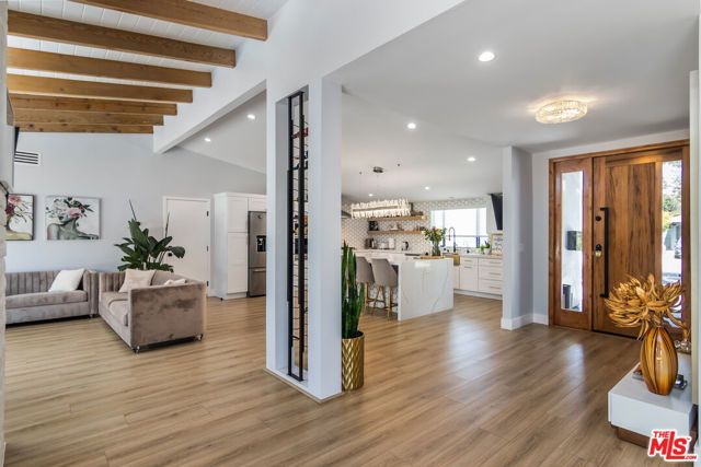 4821 Heaven Avenue, Los Angeles, CA 91364