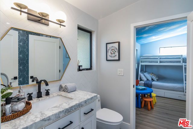 4821 Heaven Avenue, Los Angeles, CA 91364