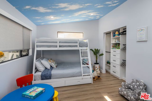4821 Heaven Avenue, Los Angeles, CA 91364