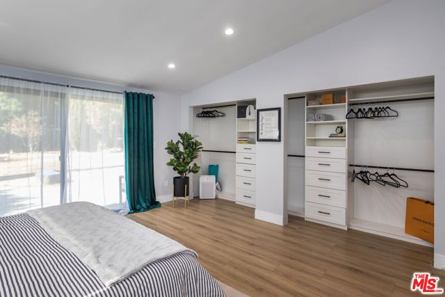4821 Heaven Avenue, Los Angeles, CA 91364